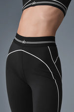 Contour Elite Set – Sculpt Sports Bra & High-Waist Leggings